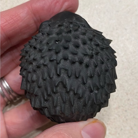 COPY - Black obsidian hedgehog approximately 2.25” x 2” across - Picture 5 of 8